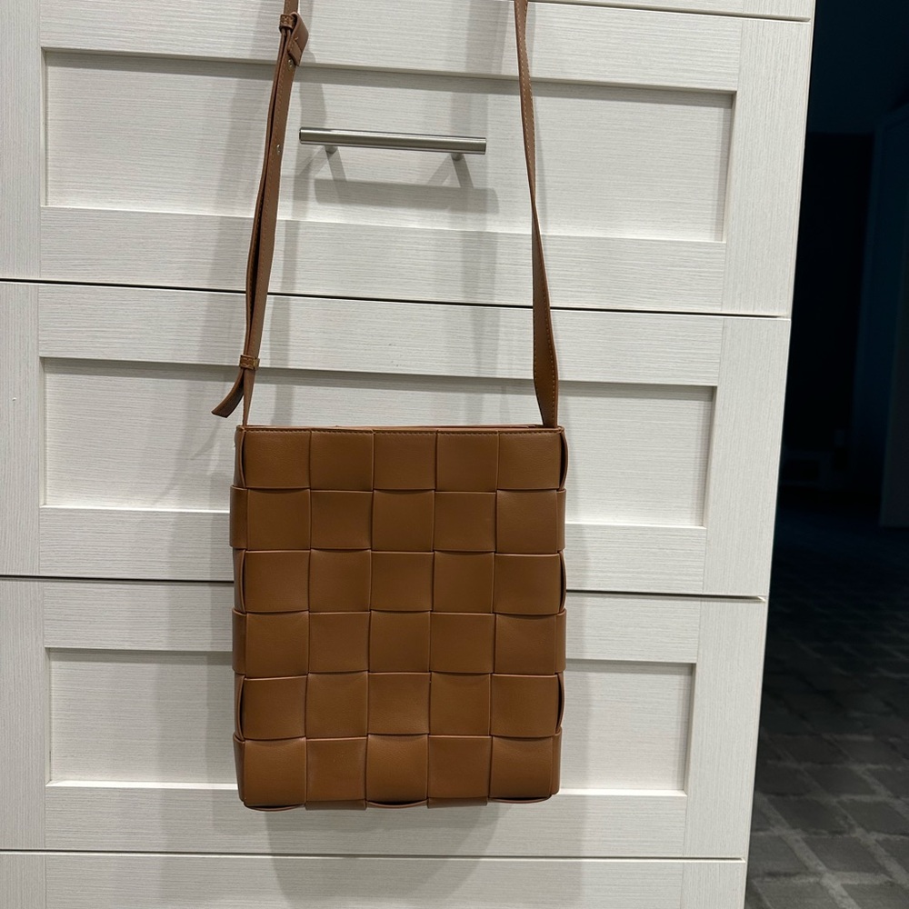 Elegant Tan Woven Leather Messenger Bag